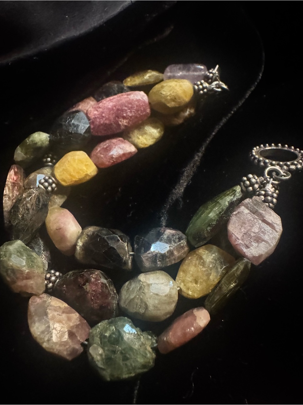 Multi-Color Tourmaline Beaded Bracelet Unbranded.Approximately 7”long. Excellent